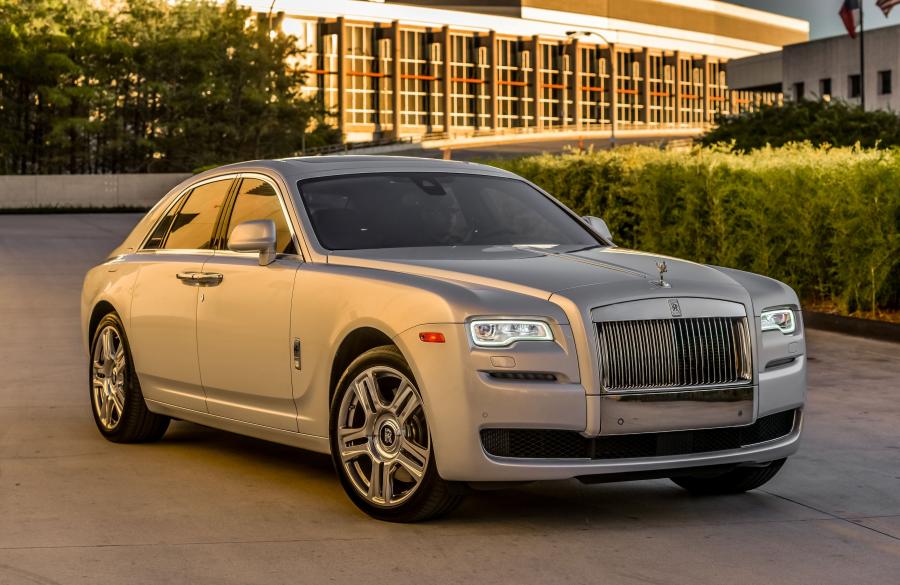  Rolls-Royce Ghost 2015 года  (US) (фото 12 из 29)